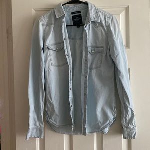 Size small denim-looking snap-button up long sleeve